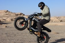 AOTOS-flux-wheelie82.jpg